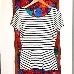 BANANA REPUBLIC white/blk striped top